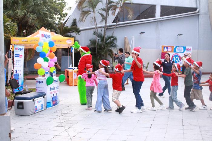 N10 y Santa Claus 2025