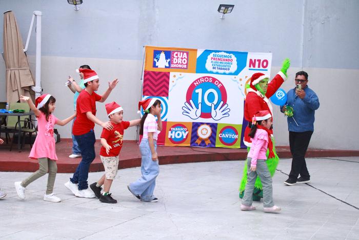 N10 y Santa Claus 2025